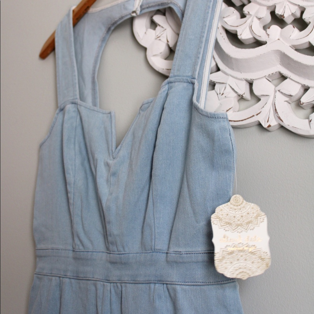 ALTAR’D STATE LIGHT DENIM JUMPSUIT-SIZE XS(fits M)
